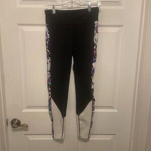 Gap Fit Workout Leggings Blackout Technology (5 clothing items for $15)